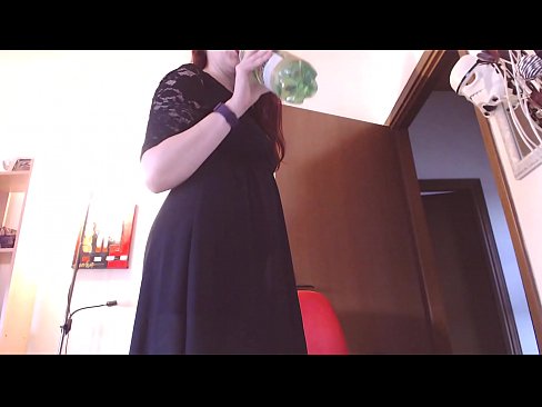 ❤️ En underdanig slave som elsker skitne og saftige truser blir tvunget til å onanere etter å ha sett denne videoen! Porno hos oss ️❤